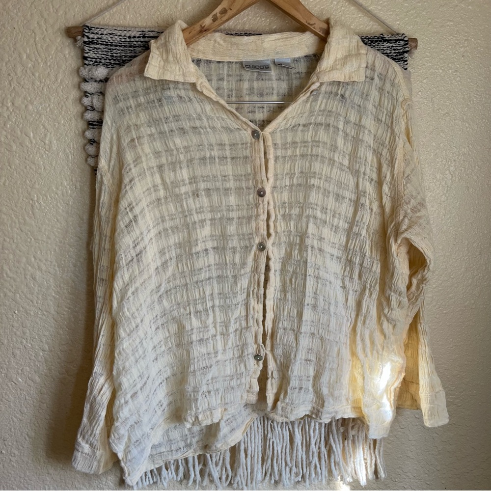 Chicos size 2 Lightweight Cream Button-Front Women’s Top